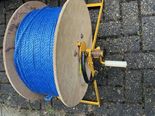 Roll draw rope and stand - of,
