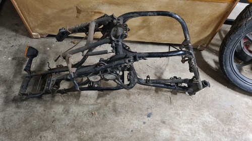 Kawasaki gpz305 frame - kawasaki,
