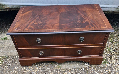 Mahogany media cabinet can - mahogany,