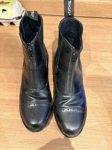 Toggi black horse riding - black,