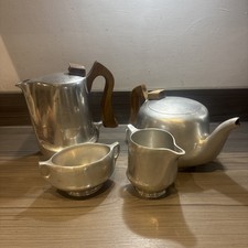 Picquot Ware set: swage line