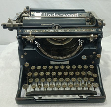 VINATGE UNDERWOOD TYPEWRITER