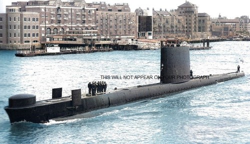 Royal navy class submarine - royal,