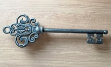 Vintage Metal Key Wall Decor Art 43 cm (L) x 14cm (H) Pewter (Used-Excellent)