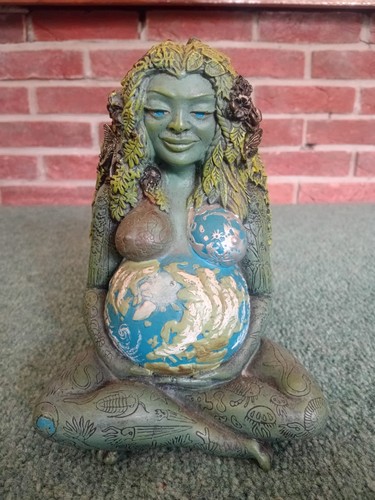 Fantasy goddess figurine - fantasy, free