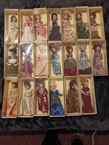 Dolls for the set - the, +