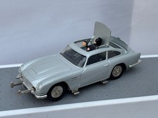 Corgi #139 Aston Martin DB5 007 James Bond Fully Working with Black Passenger