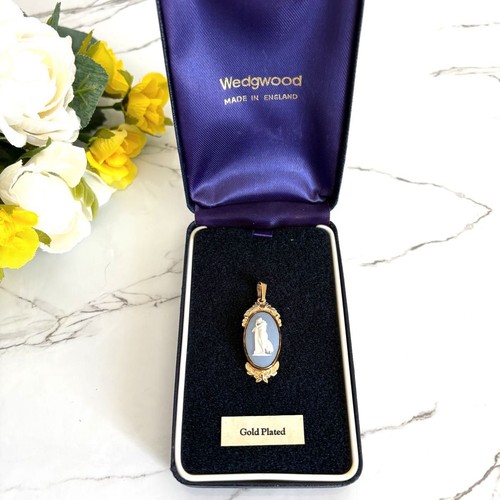 Wedgwood jasperware pendant - jasperware,