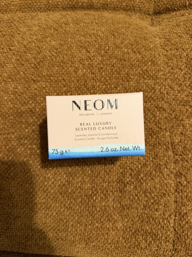 Neom stress real luxury - de,