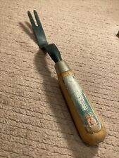 Spear & Jackson Daisy Grubber Wood Handle Green Metal