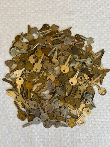 Assorted vintage lot cut - assorted,