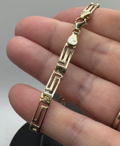 Solid 9ct yellow gold - yellow,