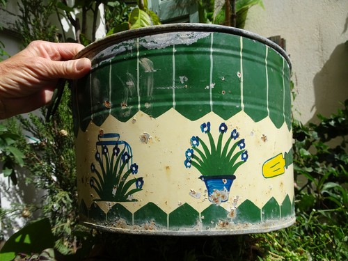 vintage/antique,v.rusty,painte