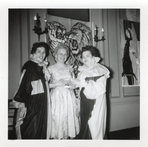 Creepy odd woman - creepy, clowns