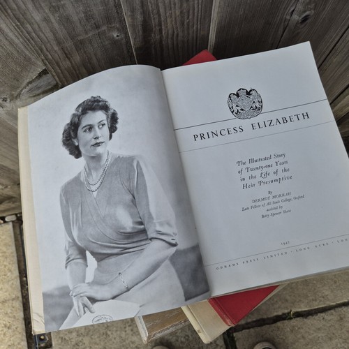 Vintage royal family books job - vintage,