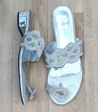 Silver toe ring sandals glittering low heel by Stephan Eur size 40-42 UK size 8
