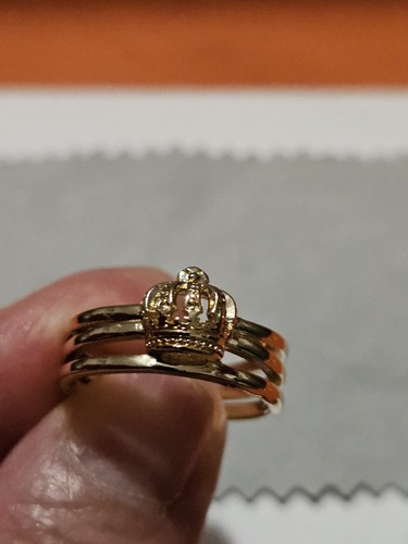 Crown style ring - style, tone