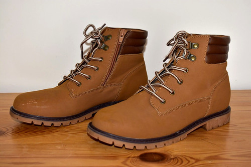 Ladies tan boots - tan, size