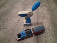 THOMAS TRACKMASTER TOMY REMOTE CONTROL THOMAS TRAIN. BATTERY OPERATED.