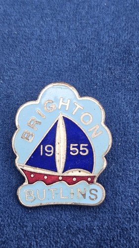 Vintage enamel badge - vintage, butlins