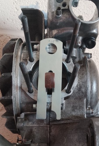 Vespa con rod holding - rod,