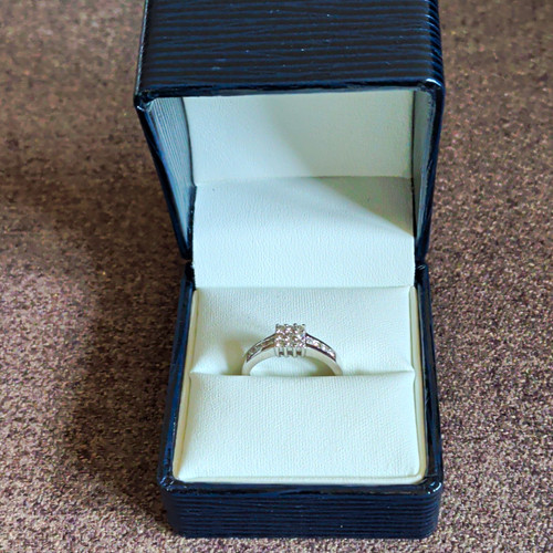 Leslie davis 9ct white - 9ct,