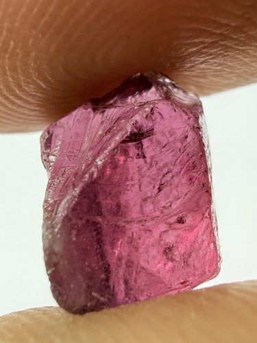 Natural purple garnet - 7.7,
