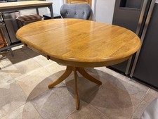Extendable Solid Oak Round Dining Table / Varnished / Auto-Mechanism