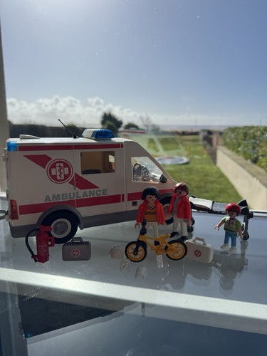 Playmobil 4221 ambulance crew - playmobil,