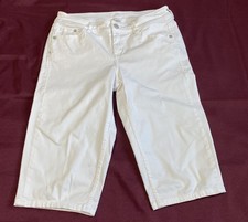 TOMMY BAHAMA SHORTS SIZE 6