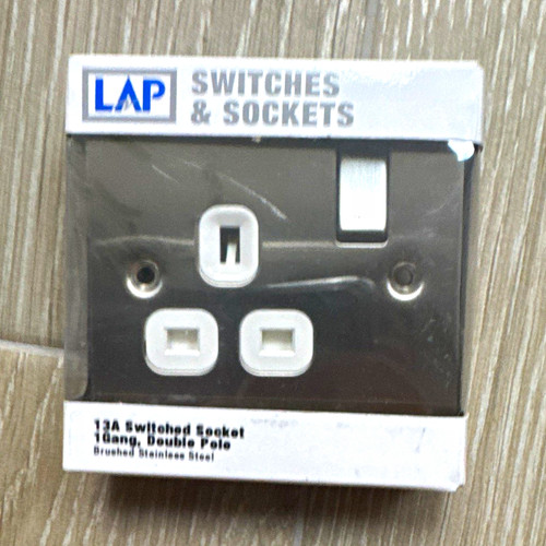Lap 13a switched - switched, socket