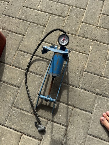 Metal tyre foot - metal,