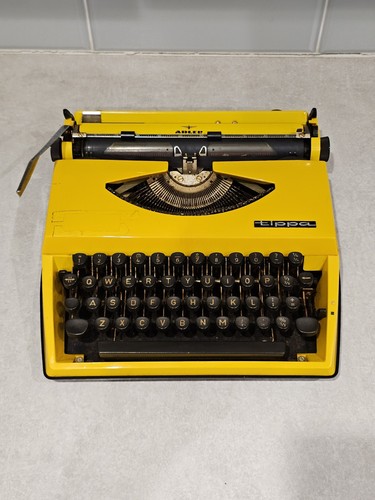 Adler tippa typewriter cursive - tippa,