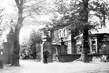 gdd-78 The Winchmore Hill Cottage Hospital, London. Photo