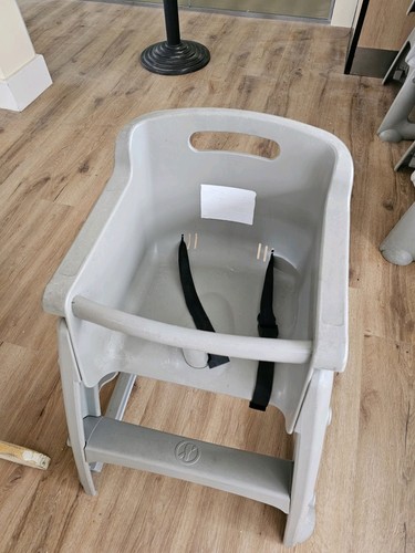 Grey plastic highchair - plastic,