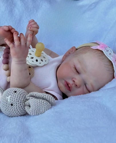 Realistic cute asleep - realistic,