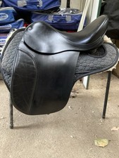 17” Black Dressage Reactor Panel Saddle