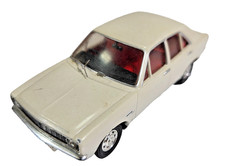Vanguards 1/43 VA10401 Hillman Avenger DL Polar White Diecast Model Car Unboxed.