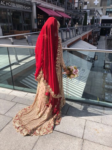Stunning piece gold red - stunning,