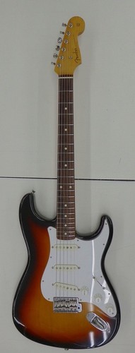 St62 500 used - (fender, japan)