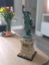 LEGO Architecture Statue of