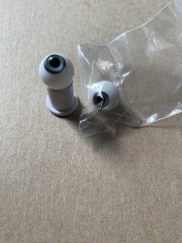 Vtg 14mm grey glass doll - grey,