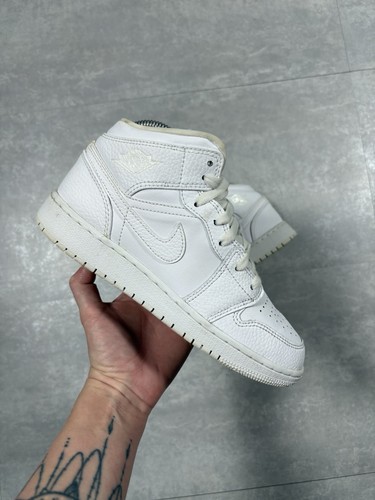 Air jordan mid triple - air,