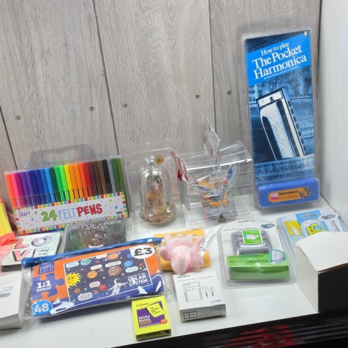 Mixed job lot felt - job, lot: