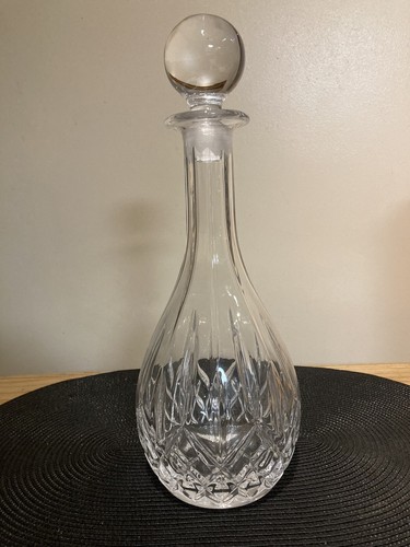 Wine decanter stopper - &,
