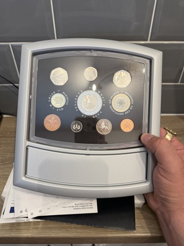 Elizabeth proof coin set - proof,