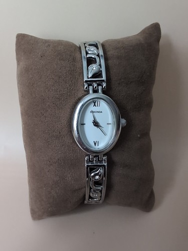Pre owned ladies sekonda - pre-owned,