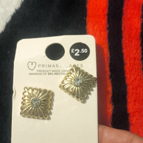 Primark gold tone flower - tone, stud