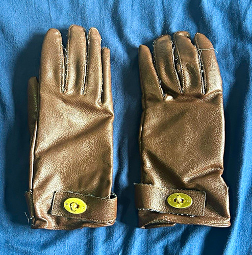 Mulberry brown deerskin wrist - mulberry,