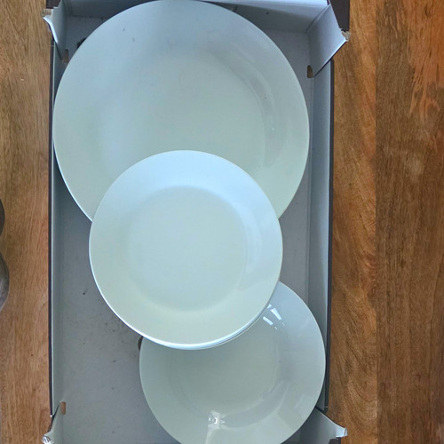 White round dinner - round, solid